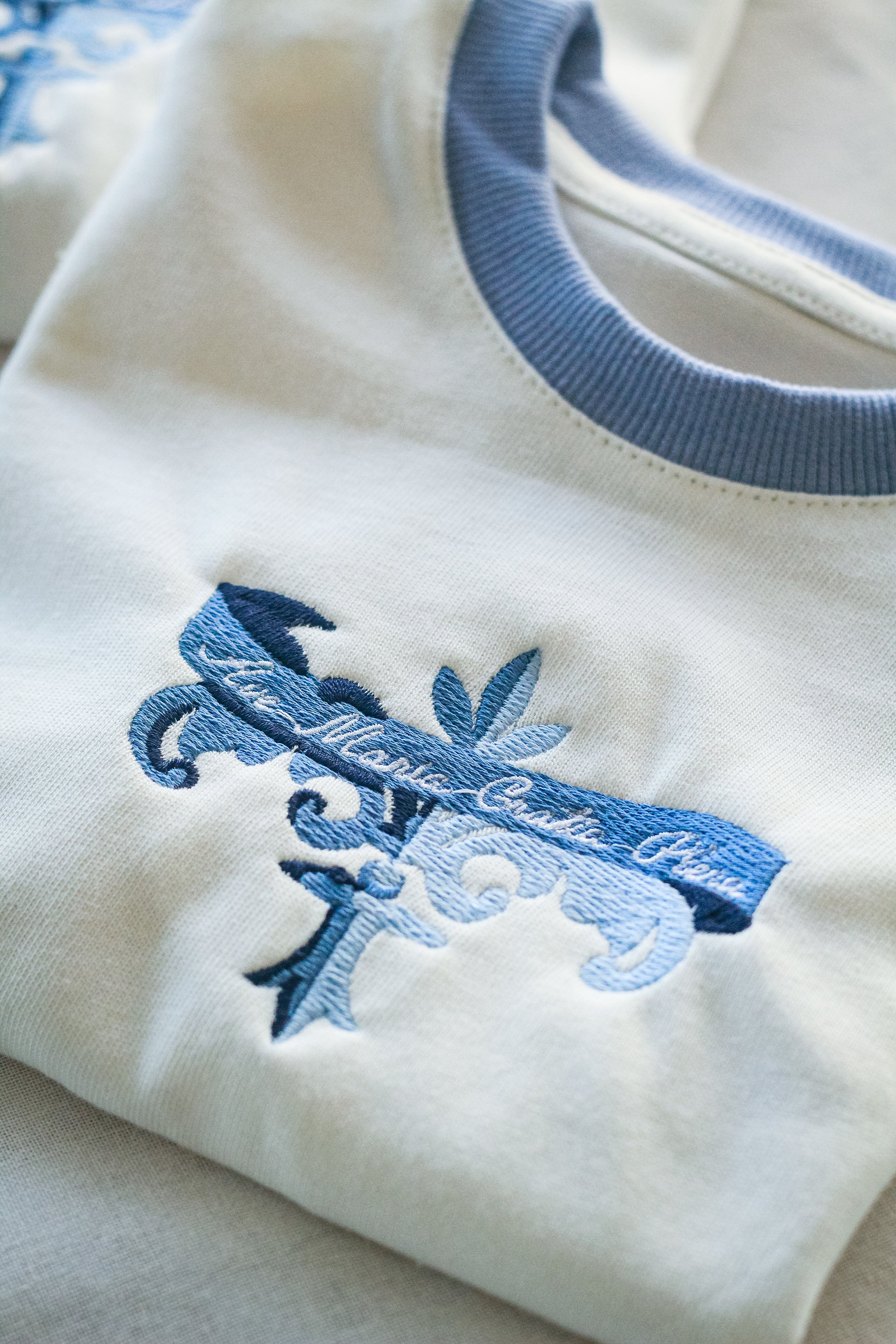 Tshirt Brasão Flor de Lis - Adulta